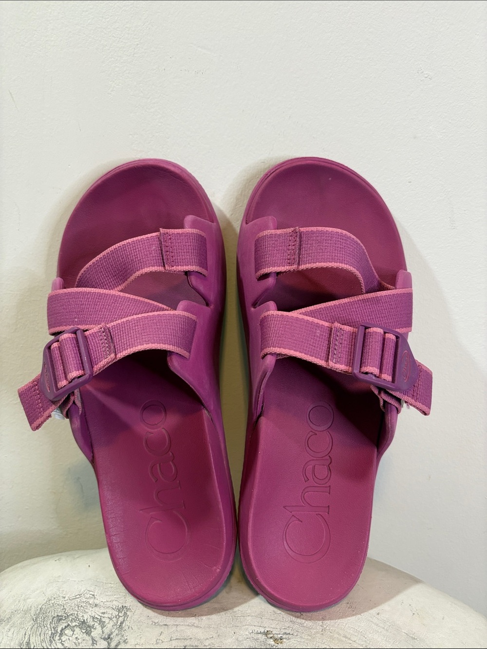 Magenta “Outskirt Fuchsia” Pink/Purple Chaco Women's Chillos Slide Sandals W9